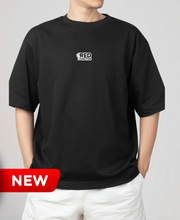 Charger l'image dans la galerie, T-shirt oversize poker unisexe HERO CALL noir – RedCactus Poker Social Club